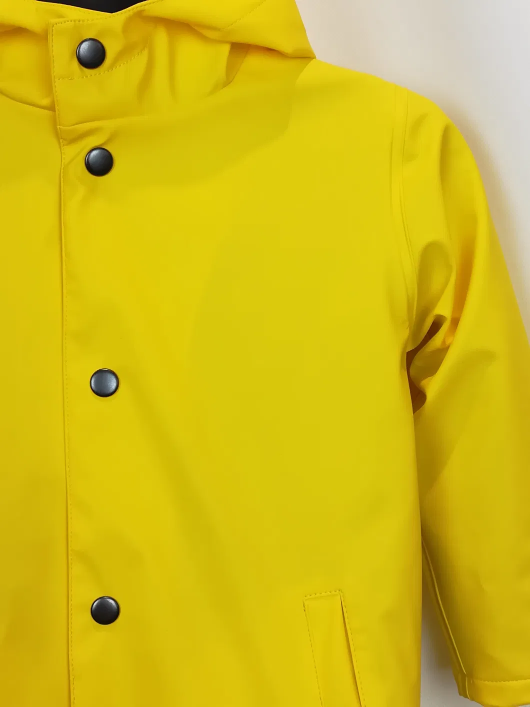 Children′s Simple Style PU Materials Rain Jacket Waterproof MID-Length Rainwear